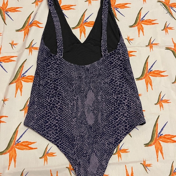 Acacia samba one piece - Picture 2 of 4